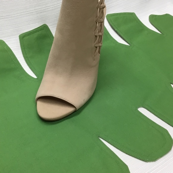 BCBGeneration New Striking Heels - Picture 7 of 8